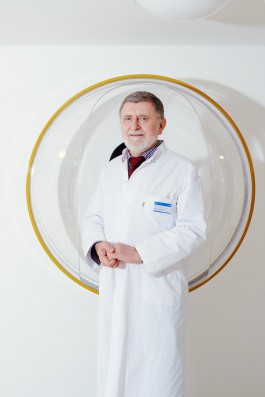 portrait of Prof Dr Bäuml 