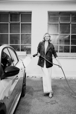 Victoria Karner Fashionshooting Peugeot 